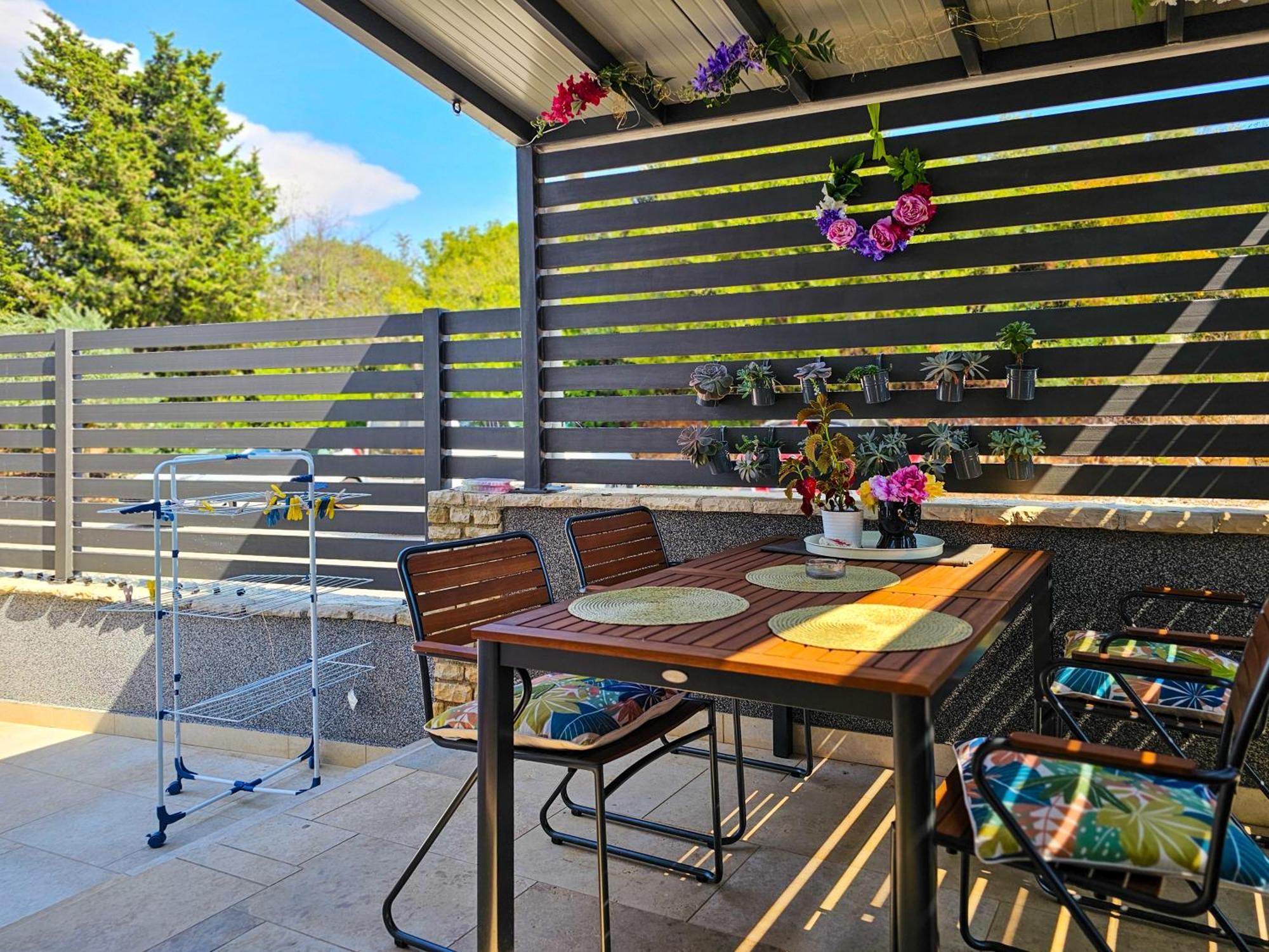 Maki I Mila Apartman Stinjan Pula Exterior foto